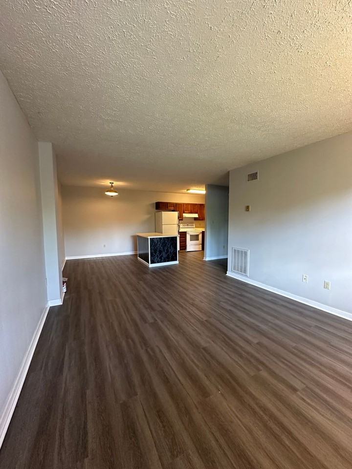 1047 Kendrick Creek Rd - Photo 3 of 11