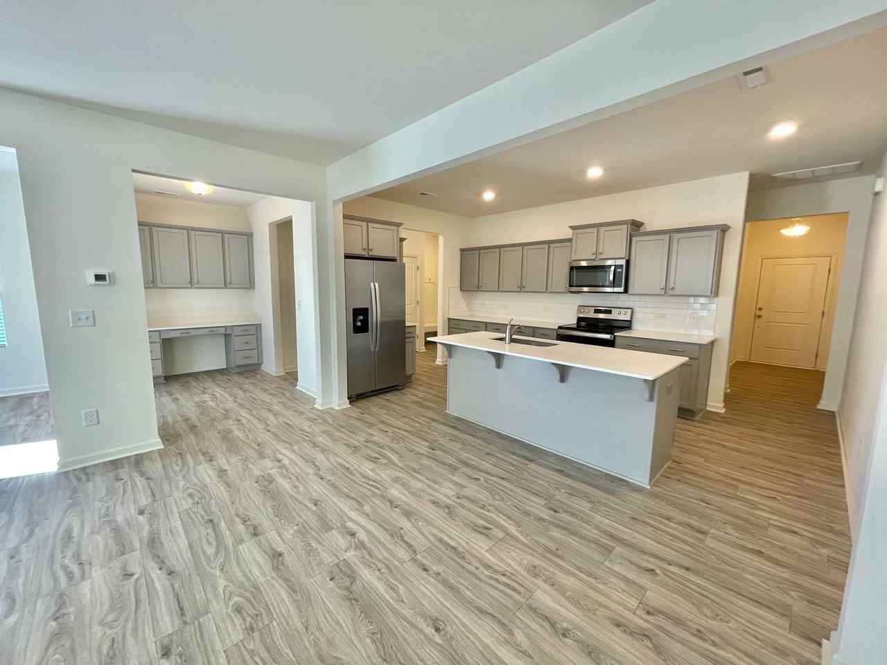 104 Lorcan Ln - Photo 4 of 30