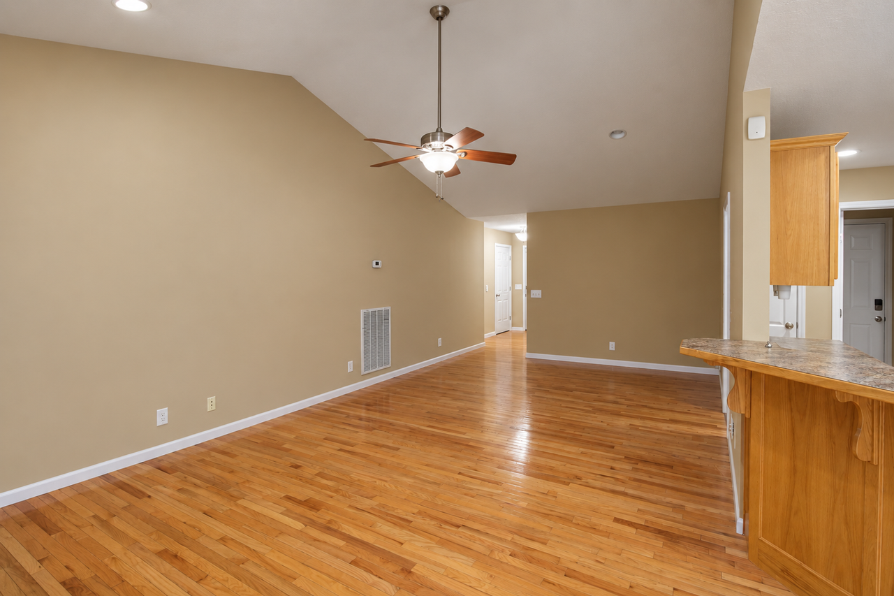 1635 Bobby Nichols Dr - Photo 5 of 32