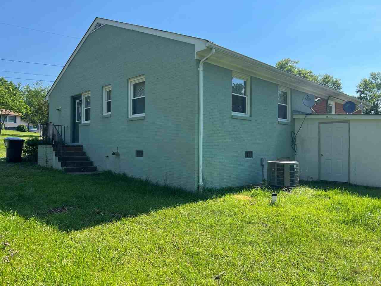 5677 Myrtle St - Photo 4 of 37
