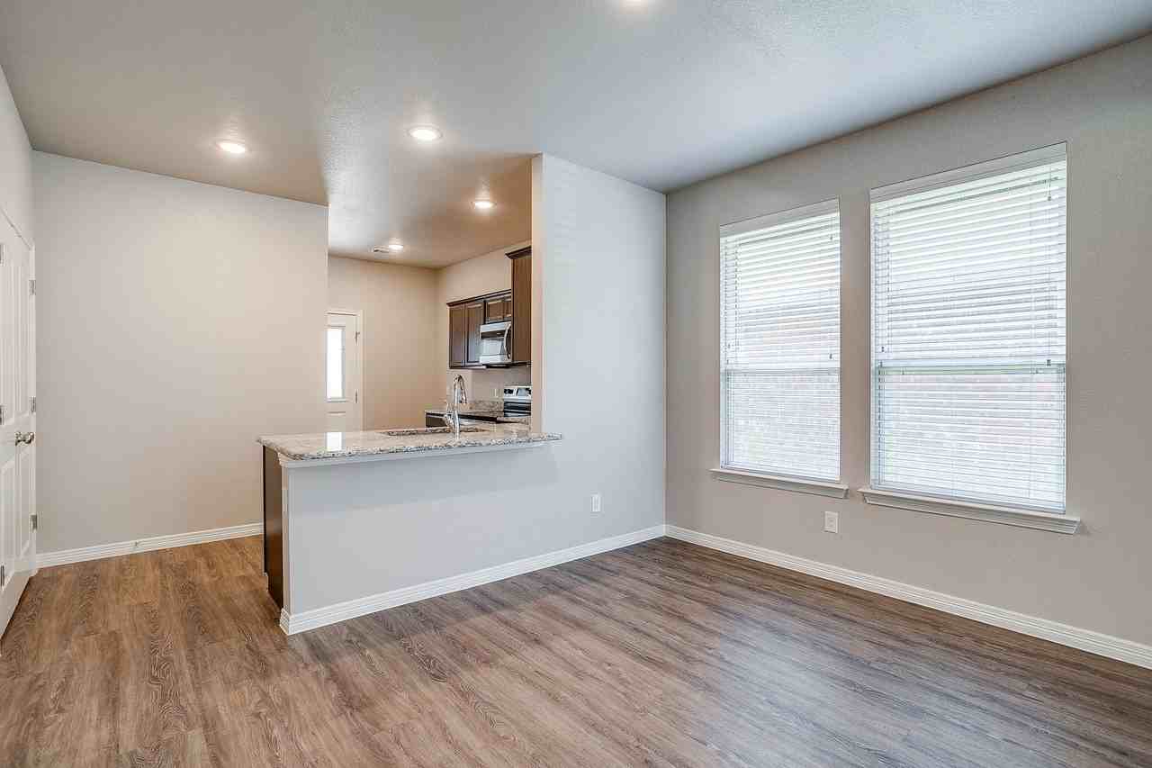 37 Elk Dr - Photo 2 of 16