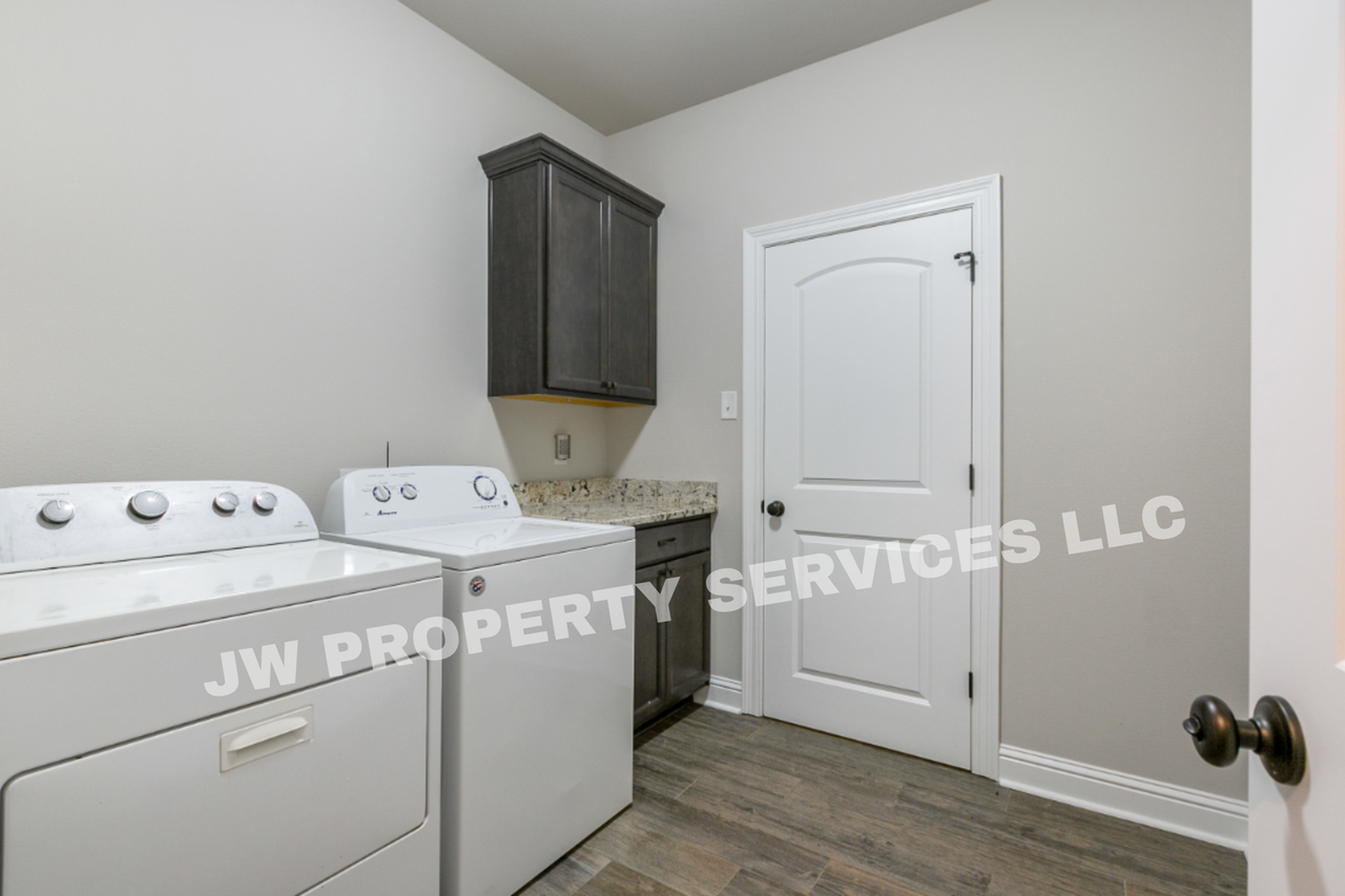 612 612 Clairborne Trails Drive - Photo 6 of 14
