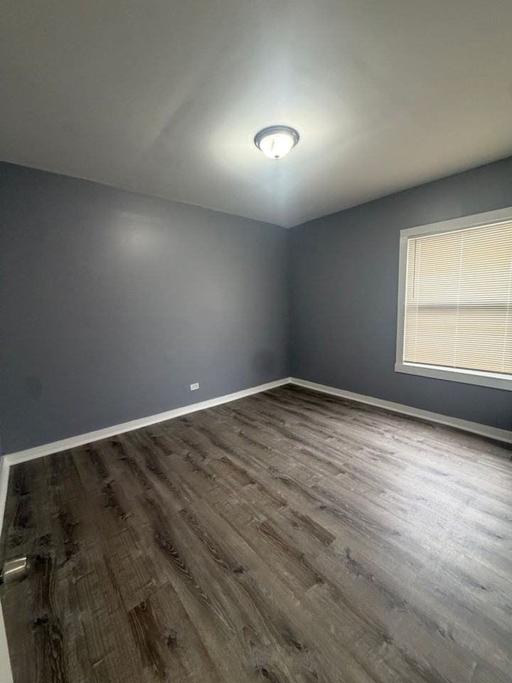 7601 S Kingston - Photo 5 of 20