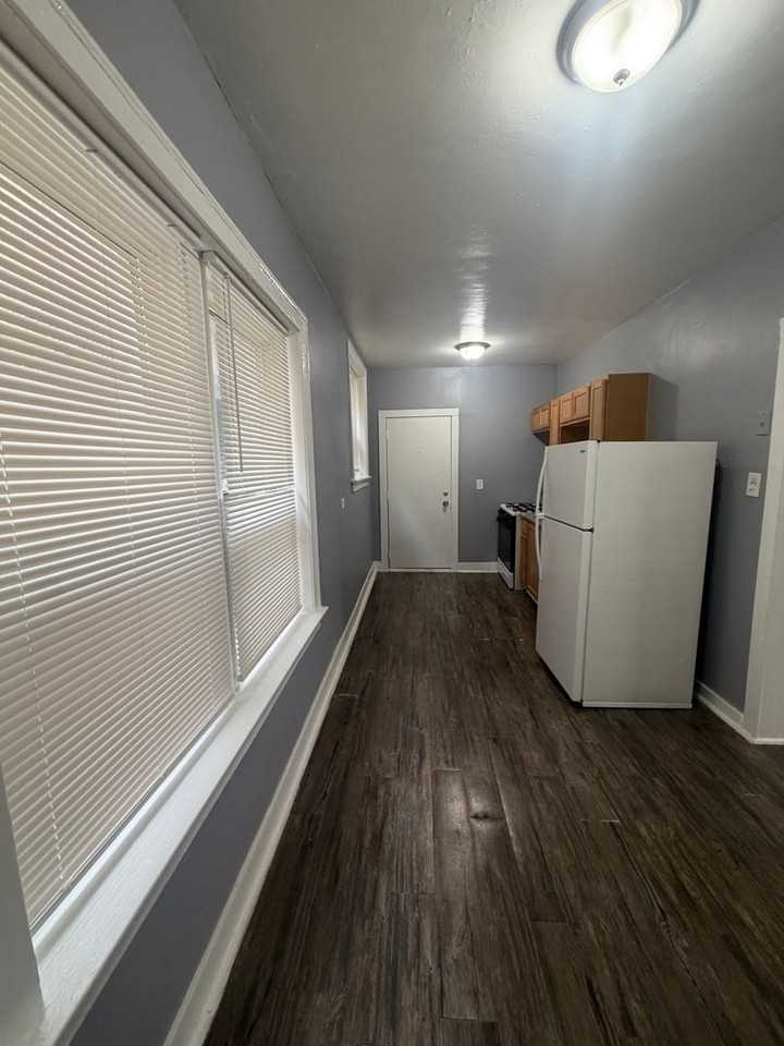 7601 S Kingston - Photo 7 of 20