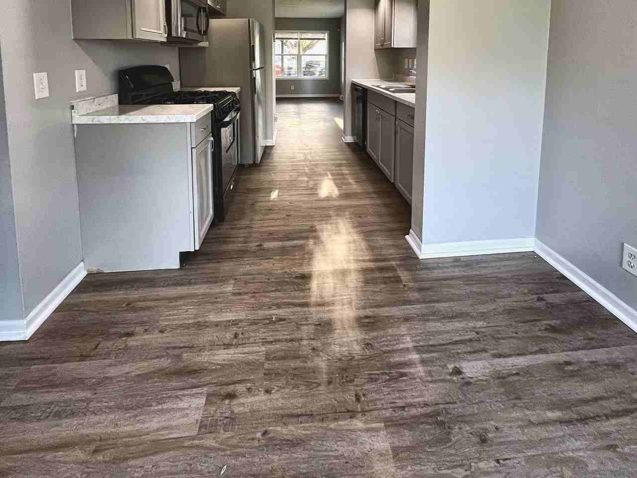 527 S Shaffer St - Photo 5 of 15
