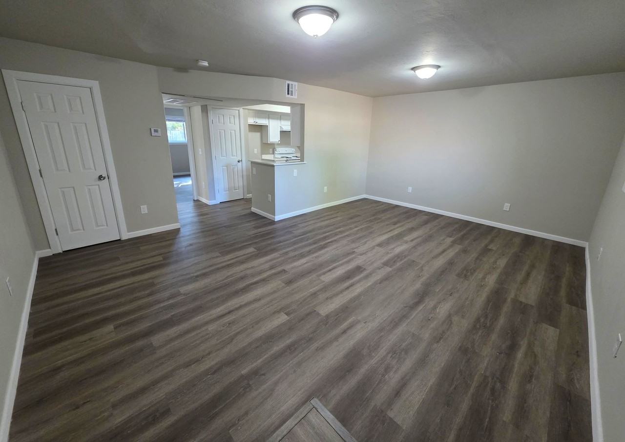 3734 N Nicklas Ave - Photo 3 of 13