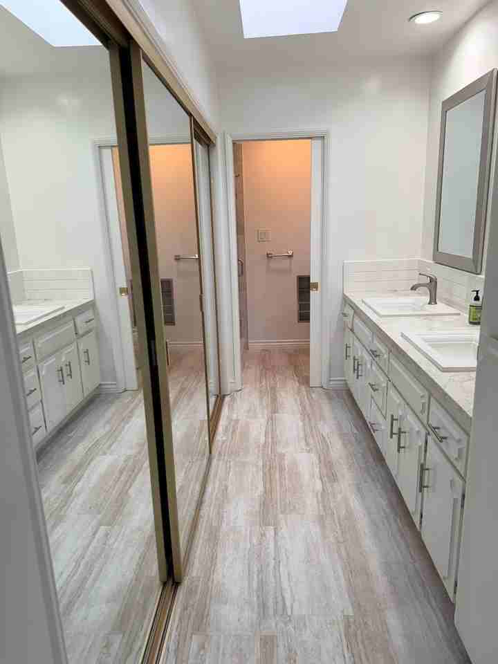 8046 Dunfield Ave - Photo 3 of 19