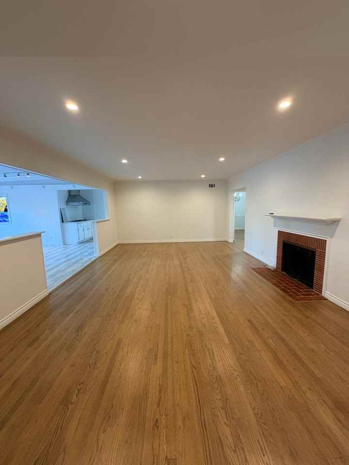 8046 Dunfield Ave - Photo 5 of 19