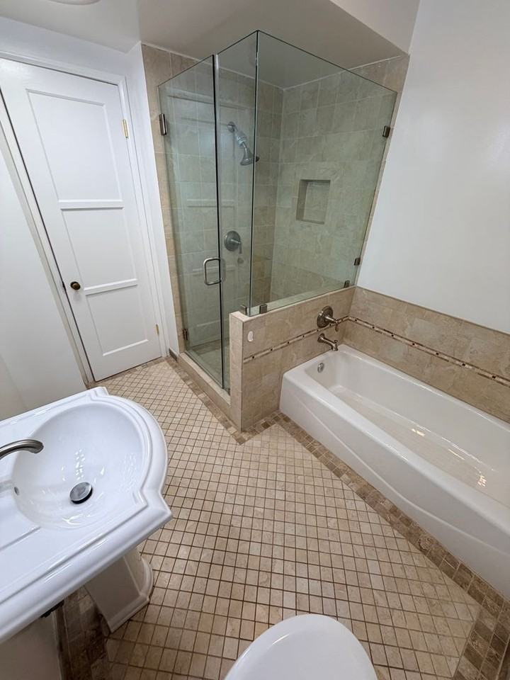 8046 Dunfield Ave - Photo 6 of 19