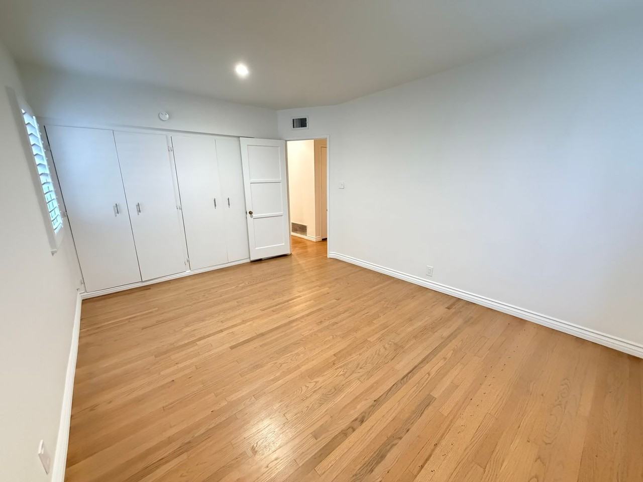 8046 Dunfield Ave - Photo 7 of 19