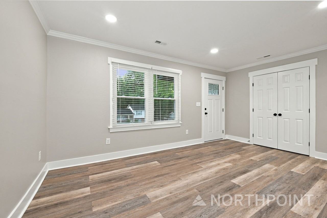 7124 Sherbourne Dr - Photo 3 of 10