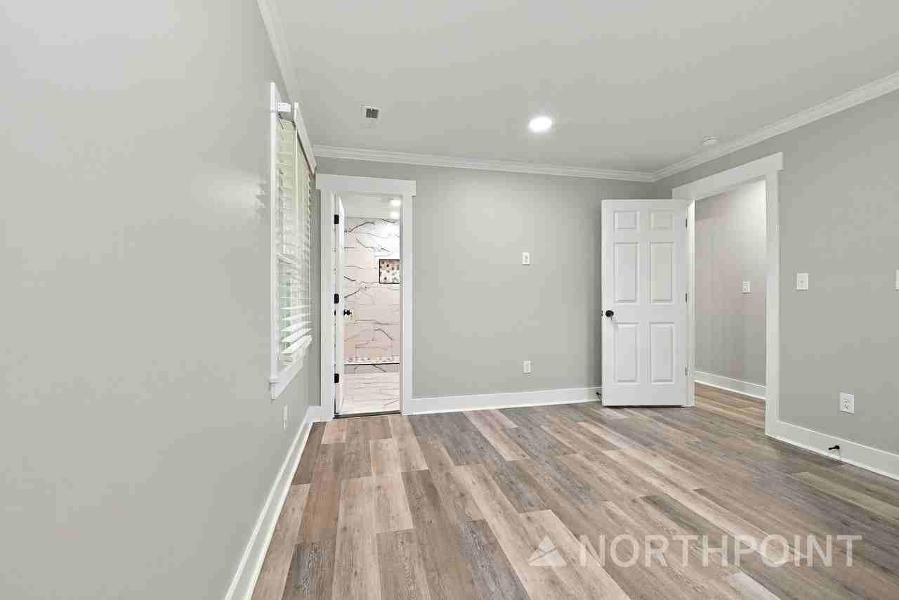 7124 Sherbourne Dr - Photo 6 of 10