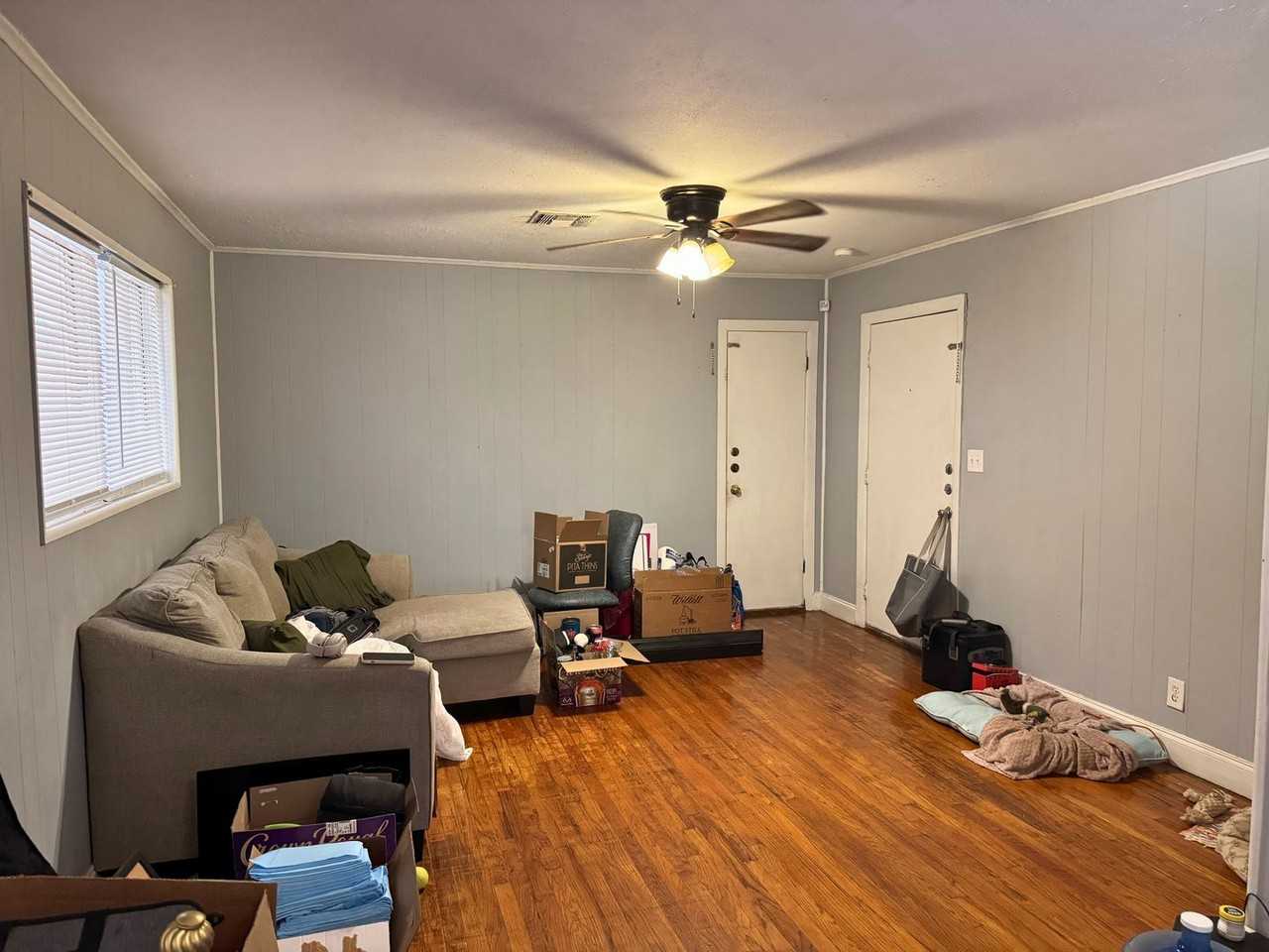 2942 Boren Ave - Photo 5 of 26