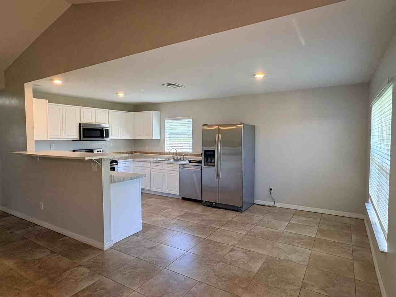 1732 Sw 21st Ln - Photo 2 of 35