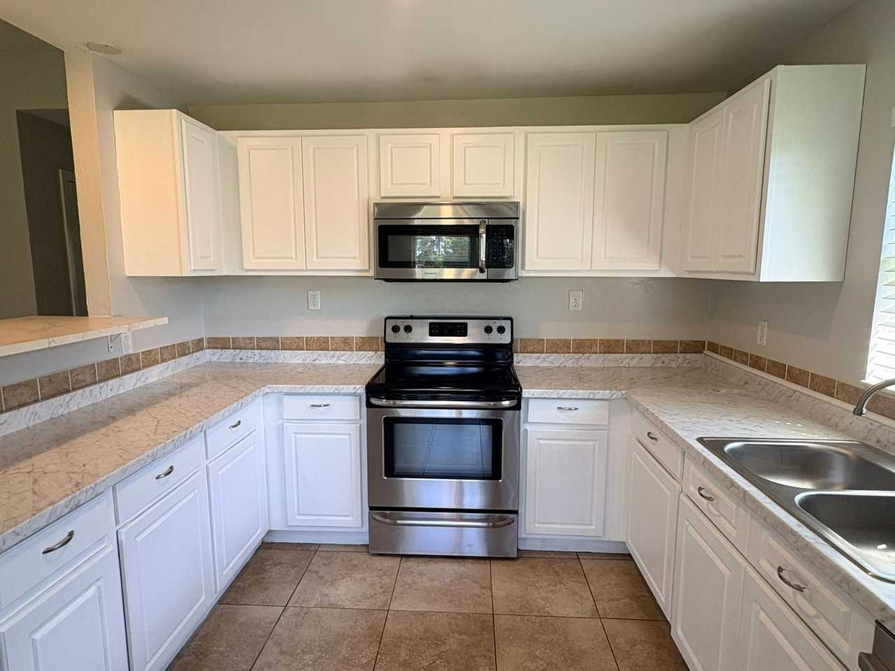 1732 Sw 21st Ln - Photo 5 of 35
