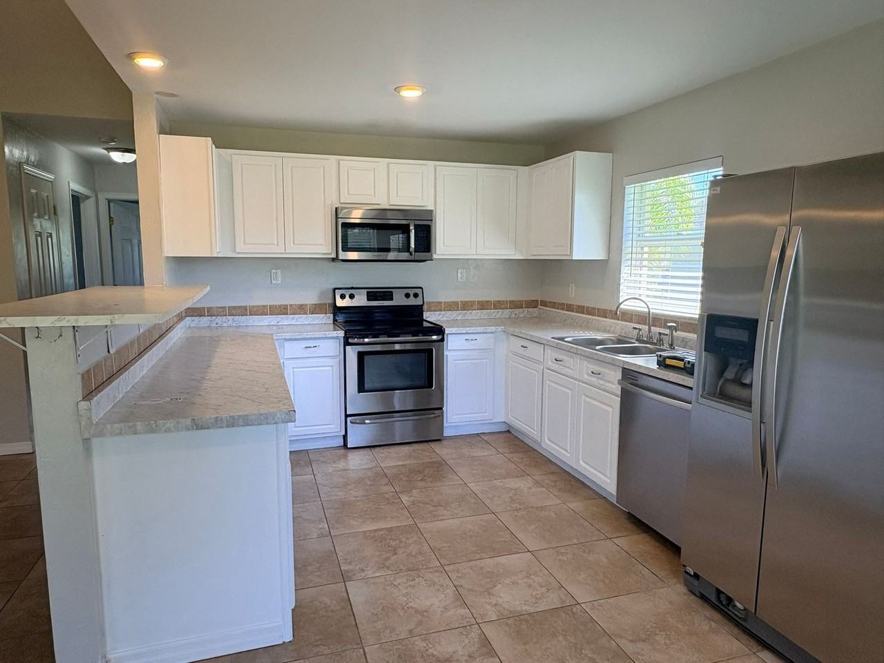 1732 Sw 21st Ln - Photo 6 of 35