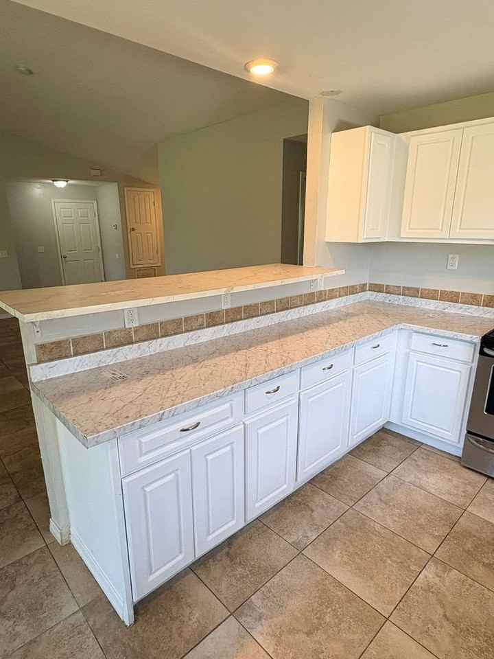 1732 Sw 21st Ln - Photo 7 of 35