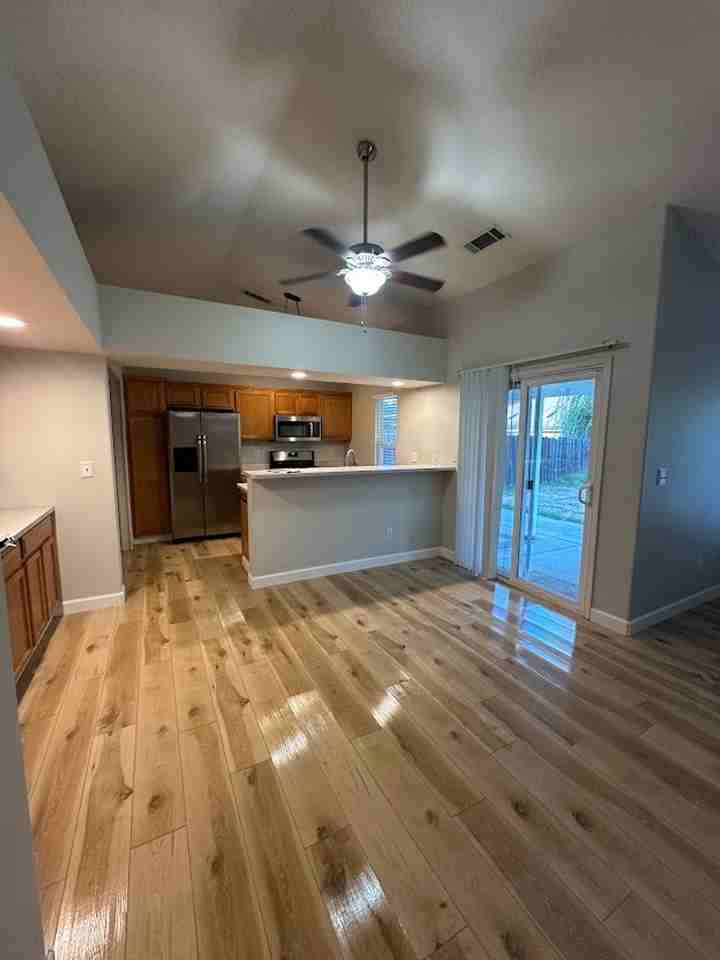 3228 Lyndsey Ln - Photo 6 of 24