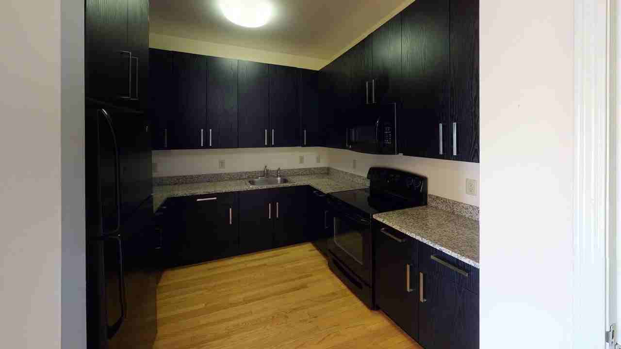 Broad Street Apartments - Photo 7 of 15