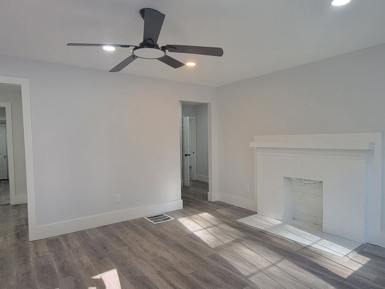2921 Sylvan Rd - Photo 4 of 35
