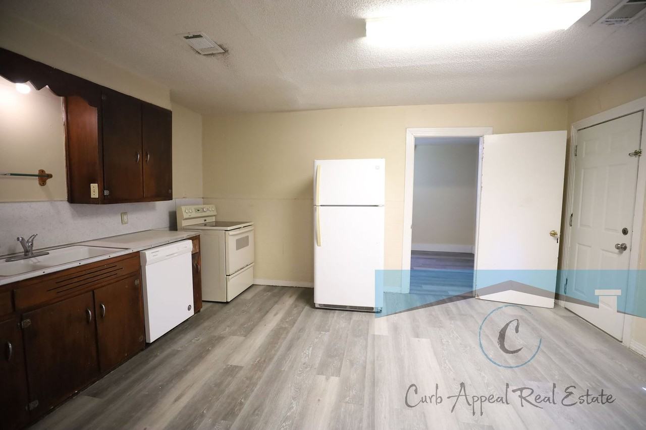 818 W Matthews Ave - Photo 3 of 9