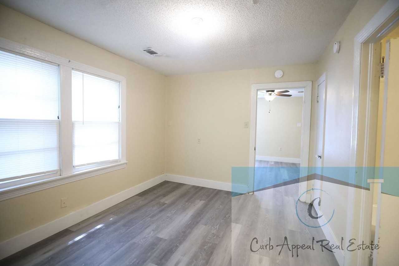 818 W Matthews Ave - Photo 5 of 9