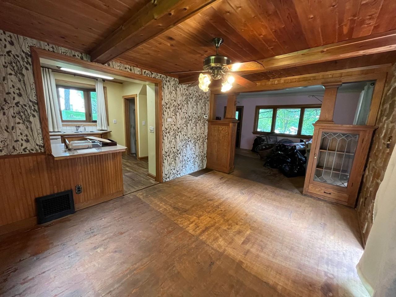 2615 W 6th St - Photo 3 of 9