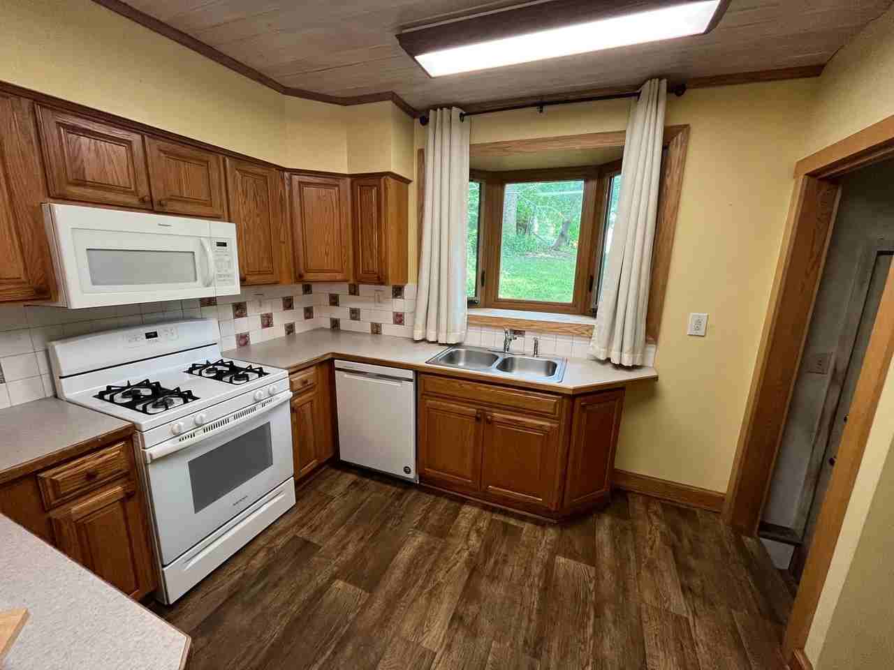 2615 W 6th St - Photo 4 of 9