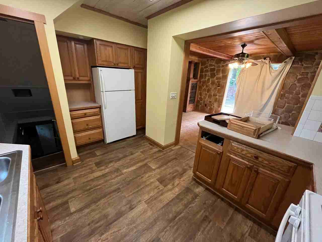 2615 W 6th St - Photo 5 of 9