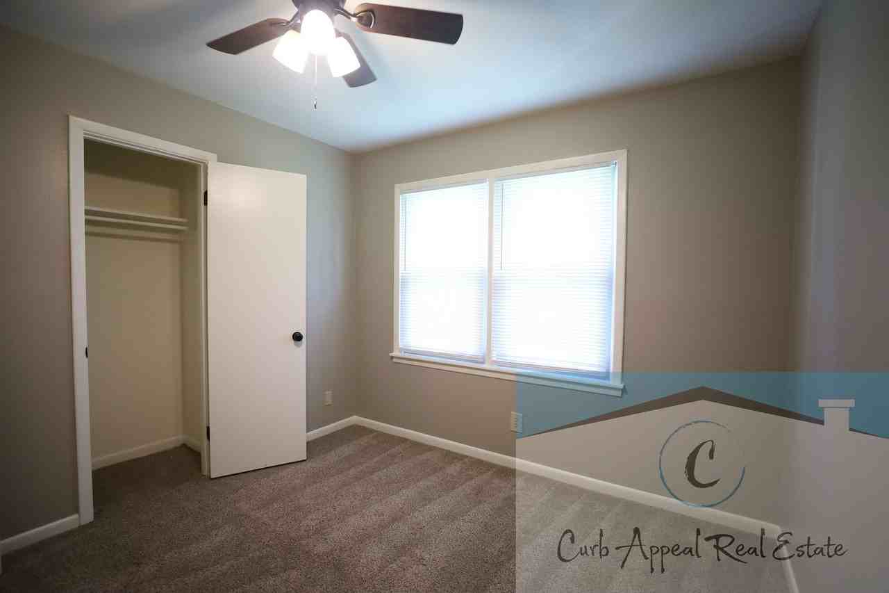 1616 Shady Grove Rd - Photo 2 of 12