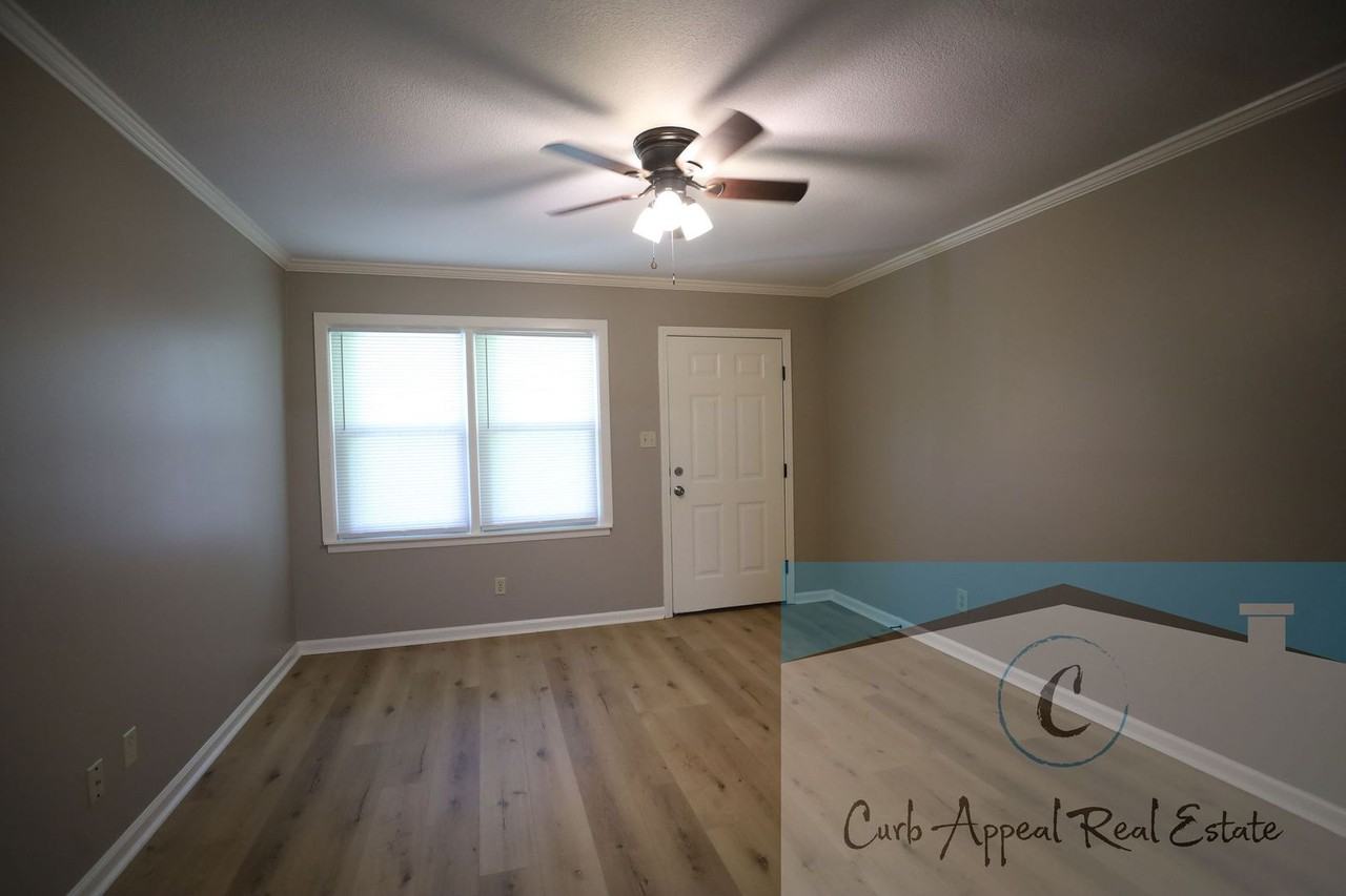 1616 Shady Grove Rd - Photo 6 of 12