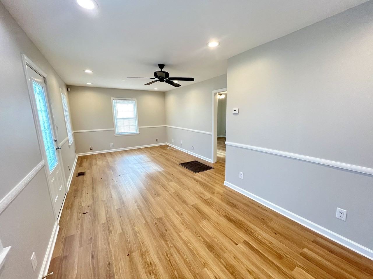 907 Idlewild Dr - Photo 2 of 17
