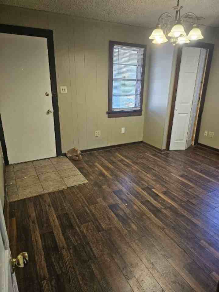 217 N Wilson Ave - Photo 4 of 6