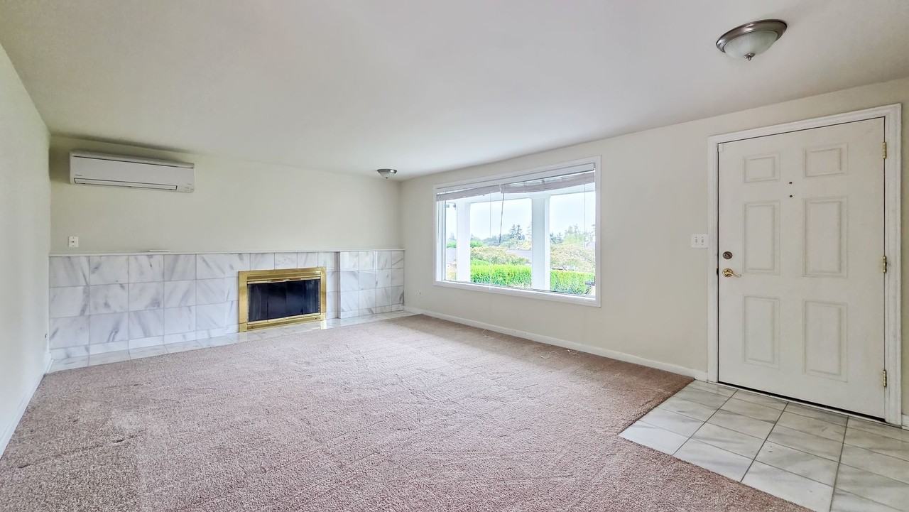 1022 Sunset Way - Photo 4 of 20