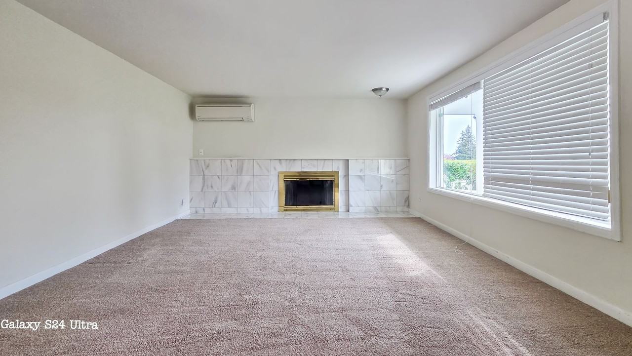 1022 Sunset Way - Photo 6 of 20