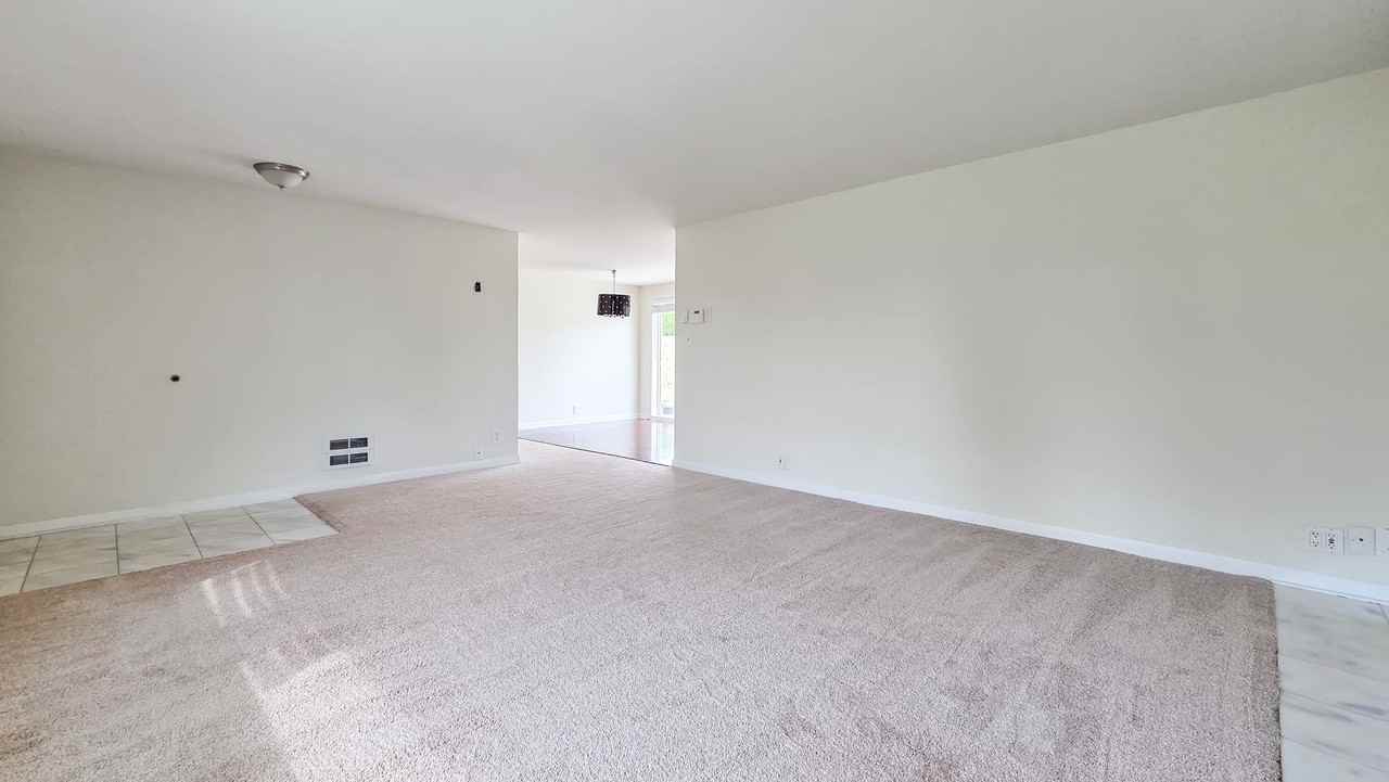 1022 Sunset Way - Photo 7 of 20