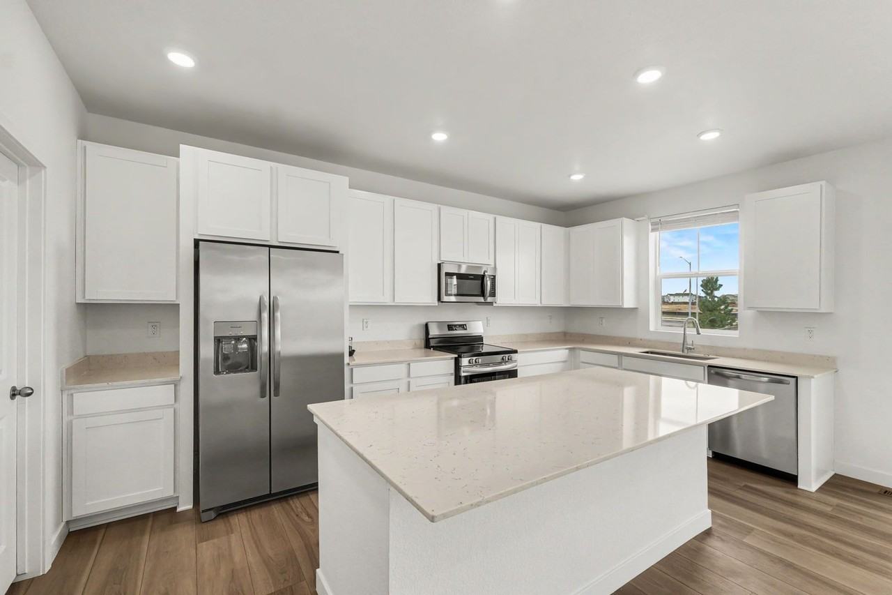 5457 Inland Ave - Photo 5 of 34