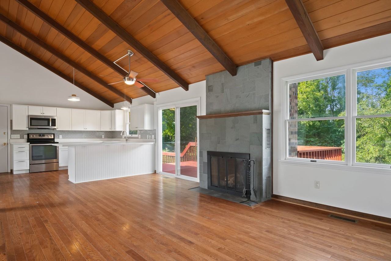1602 Westover Dr - Photo 4 of 31