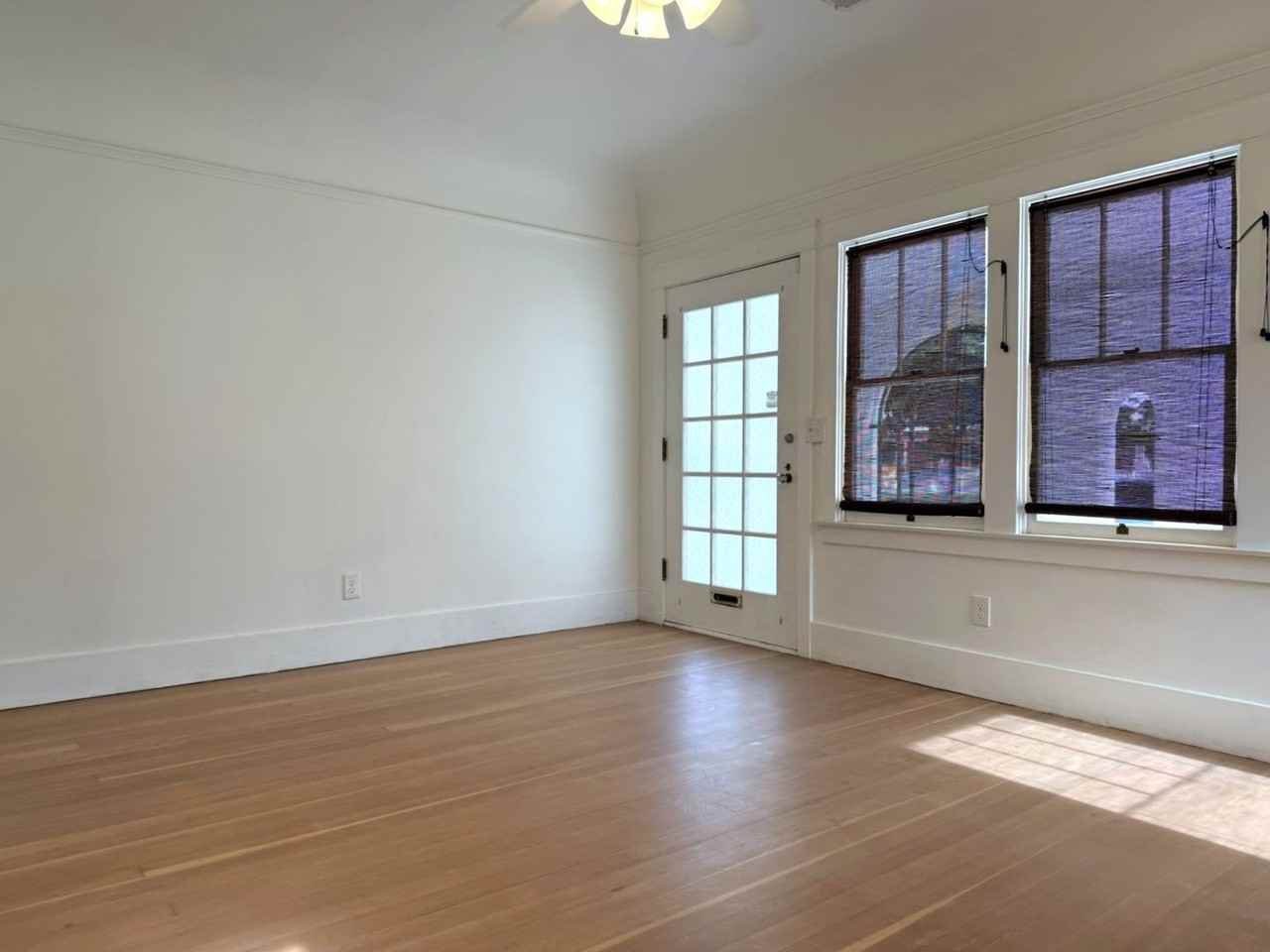 838 W 19th St - Photo 6 of 32