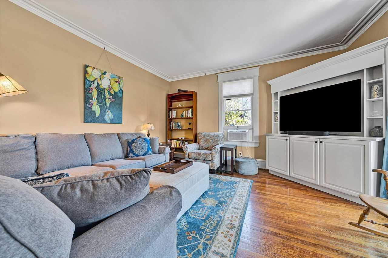 2229 Wycliffe Ave Sw - Photo 5 of 36