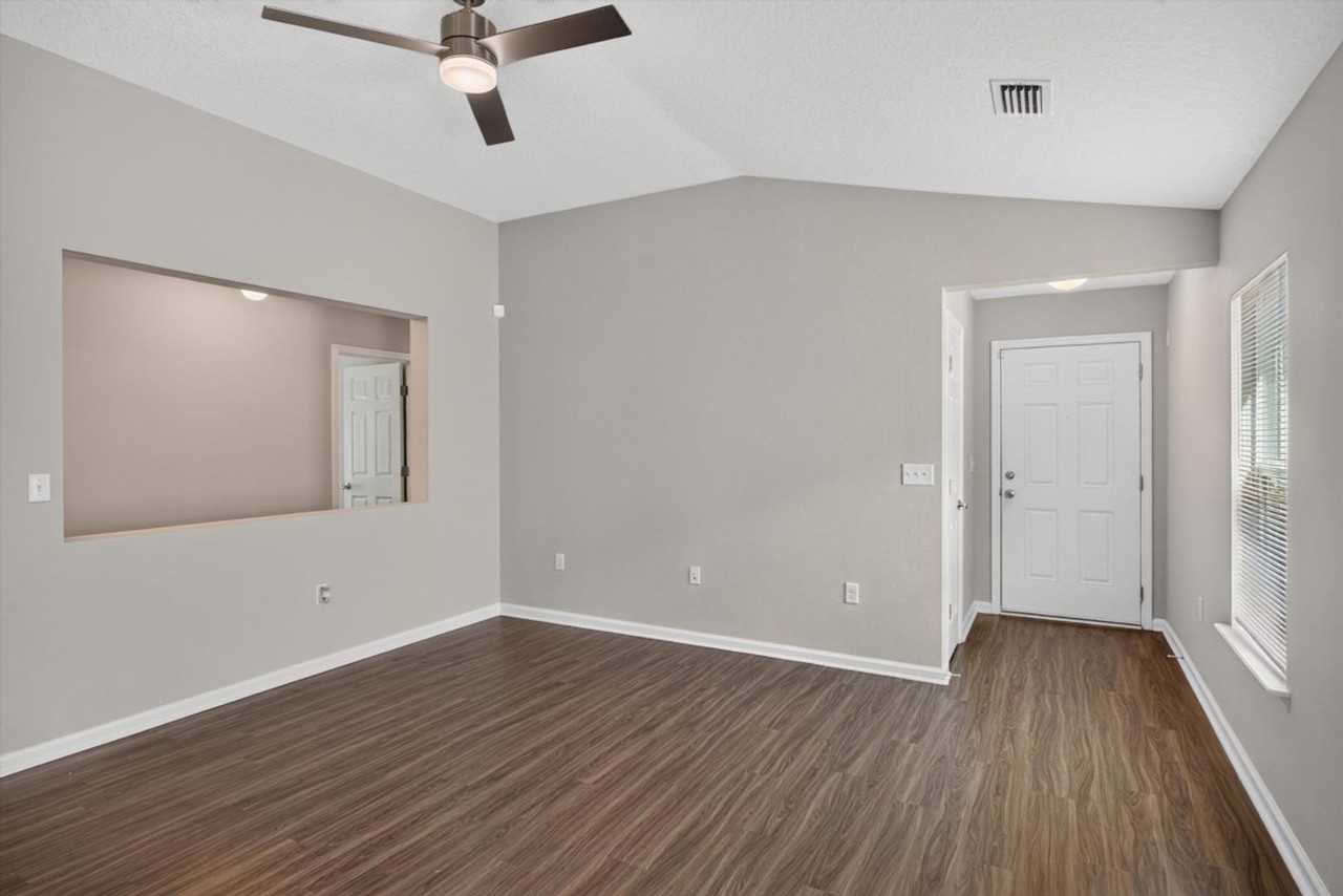 7118 Preston Pines Trl - Photo 6 of 25