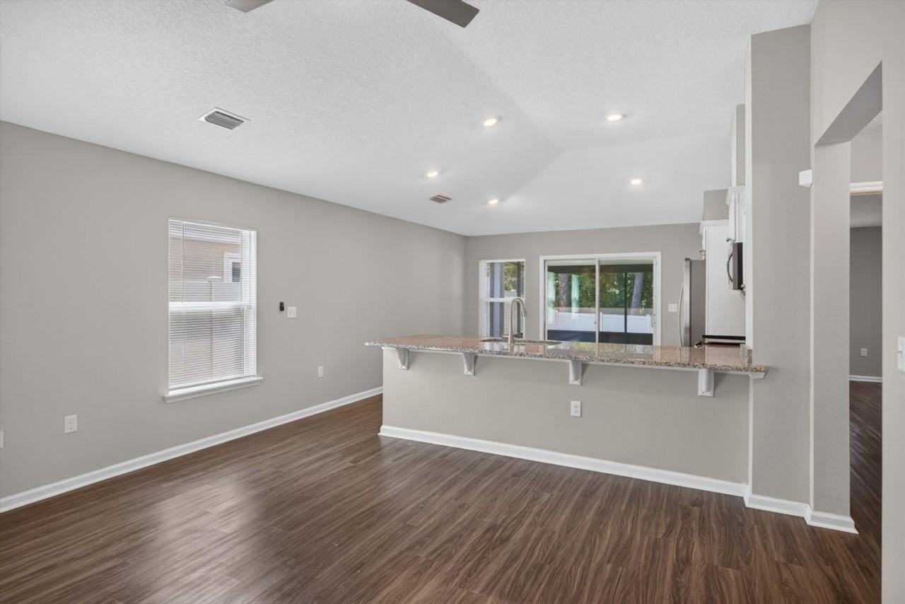 7118 Preston Pines Trl - Photo 7 of 25