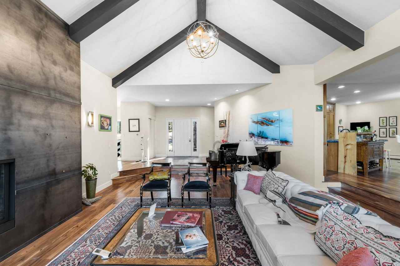 2339 Bitterroot Ln - Photo 5 of 46
