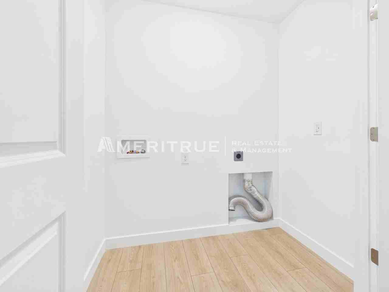 1868 E 640 N - Photo 2 of 40