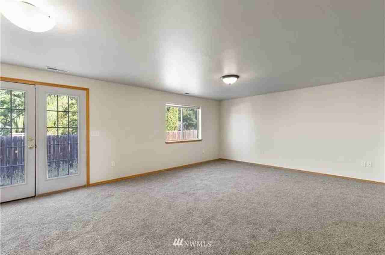 107 E King Pl - Photo 2 of 14