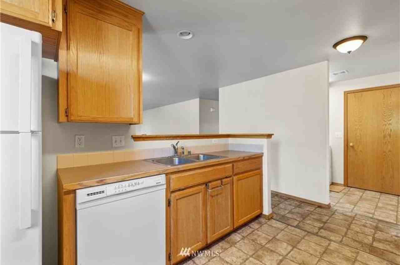 107 E King Pl - Photo 6 of 14