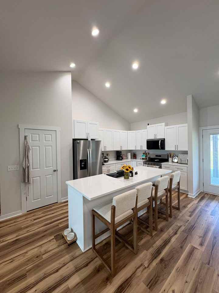 203 Conneway Ct - Photo 2 of 12