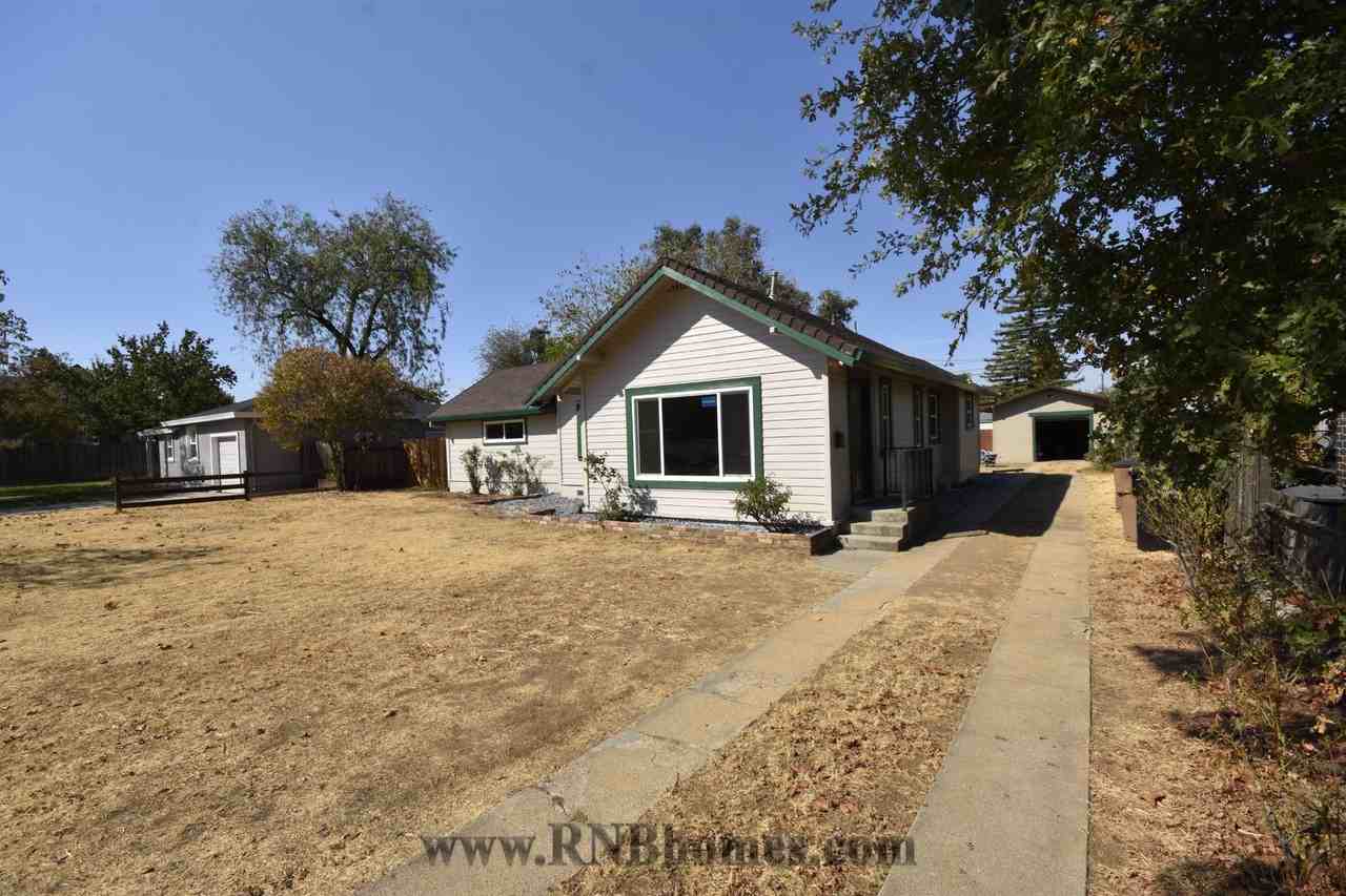 566 B St - Photo 2 of 16