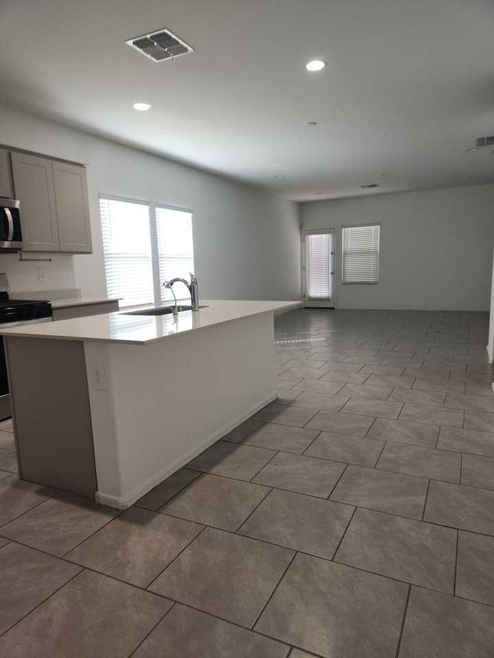 3463 N Kellen Canyon Ct - Photo 4 of 35