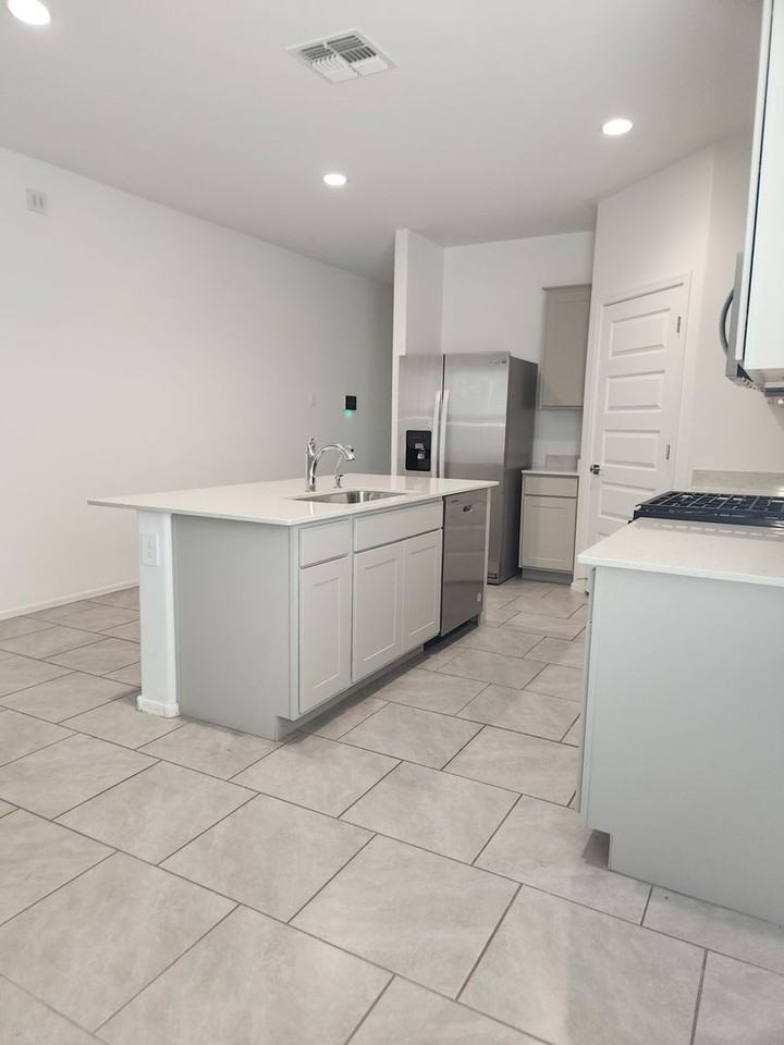 3463 N Kellen Canyon Ct - Photo 6 of 35